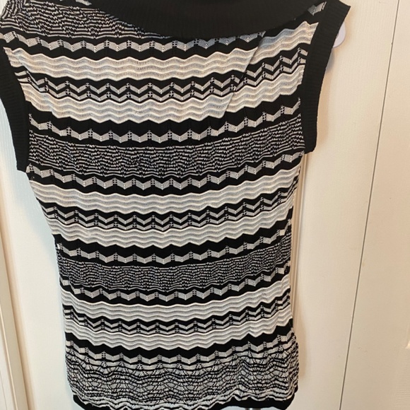 INC turtle neck top size L - Picture 8 of 10